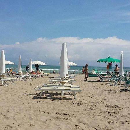 Hotel Pigalle Riccione Exterior photo
