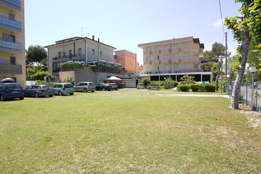 Hotel Pigalle Riccione Exterior photo