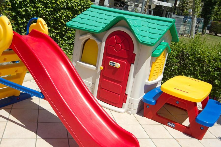 Hotel Pigalle Riccione Exterior photo