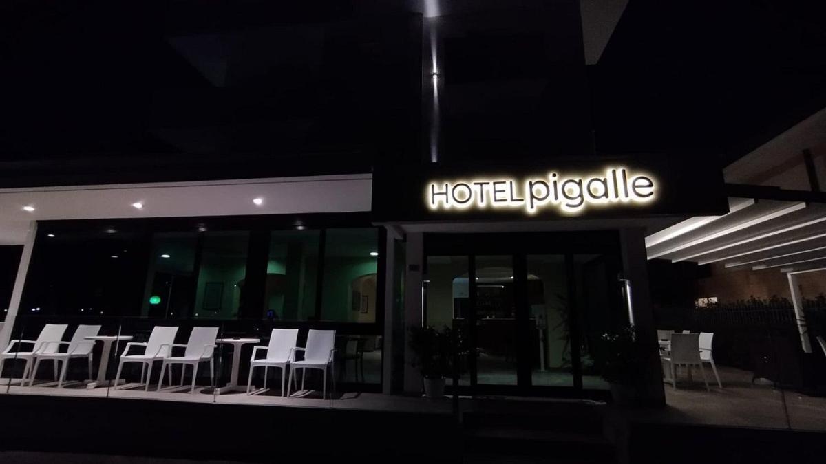 Hotel Pigalle Riccione Exterior photo