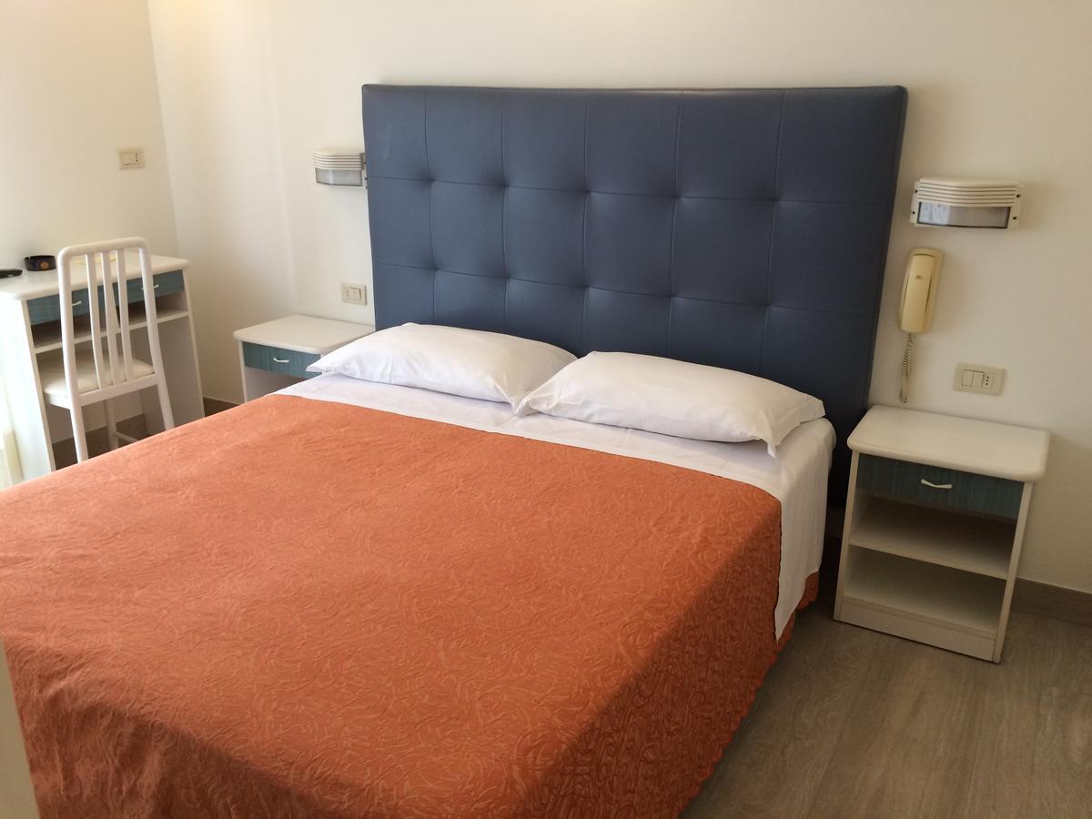 Hotel Pigalle Riccione Exterior photo